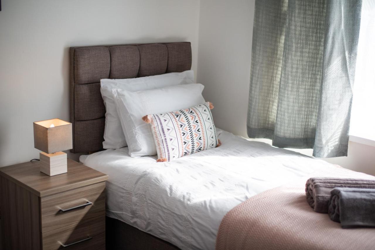 Free Parking, Spacious Rooms, Smart Tv'S All Rooms Swansea Exteriér fotografie