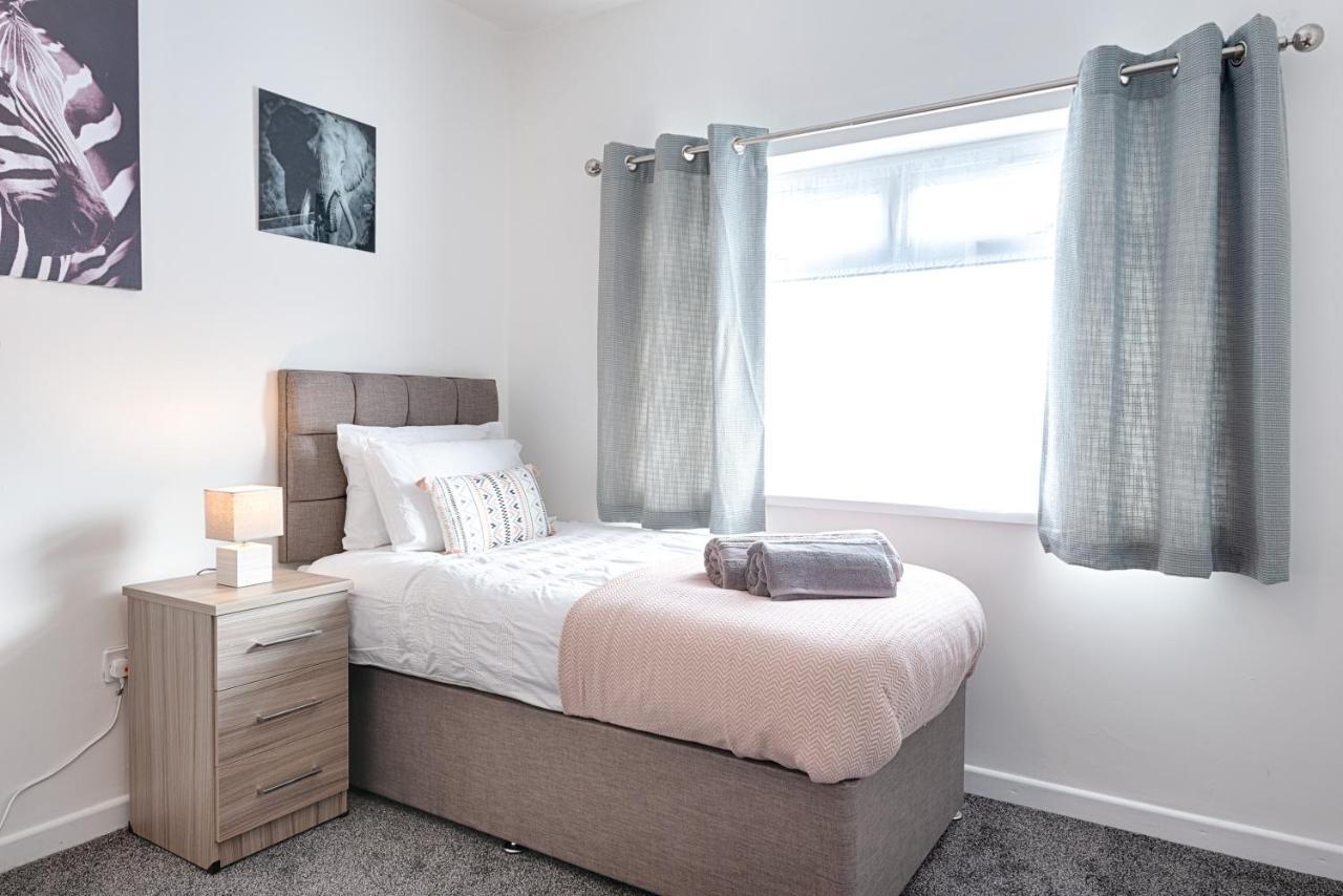 Free Parking, Spacious Rooms, Smart Tv'S All Rooms Swansea Exteriér fotografie