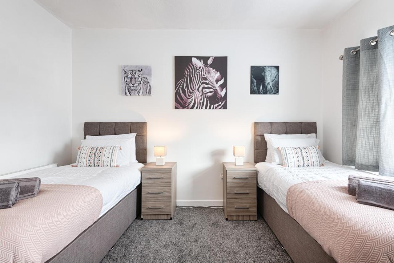 Free Parking, Spacious Rooms, Smart Tv'S All Rooms Swansea Exteriér fotografie