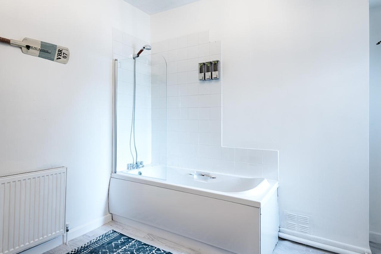 Free Parking, Spacious Rooms, Smart Tv'S All Rooms Swansea Exteriér fotografie