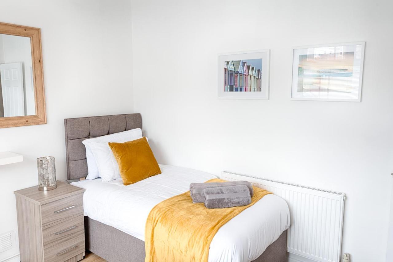 Free Parking, Spacious Rooms, Smart Tv'S All Rooms Swansea Exteriér fotografie